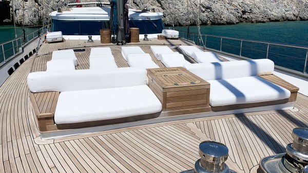 Sailing Yacht Tigra