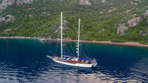 Voyage Sailing Yacht