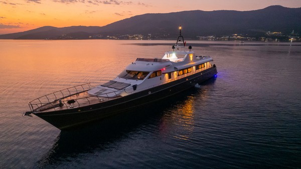 Motor Yacht Alkonost