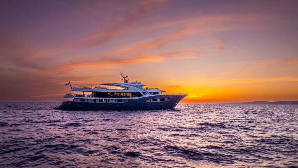 Motor Yacht Bella