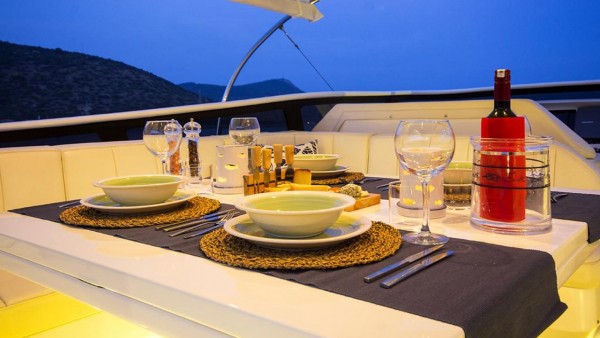 Motor Yacht Caelum