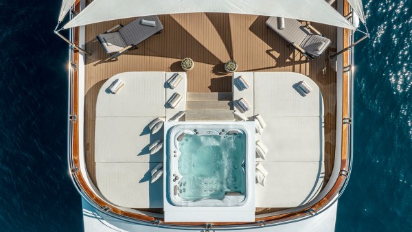 Motor Yacht Cristal