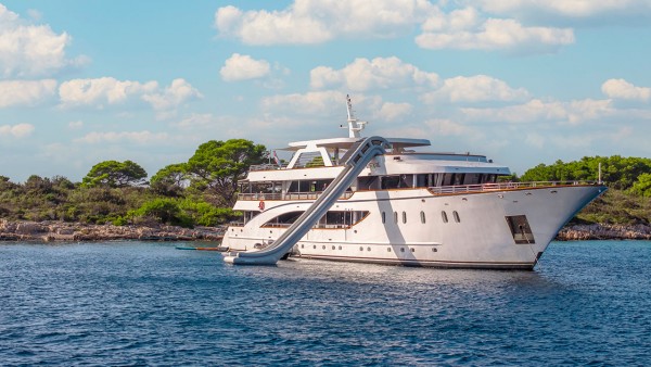 Motor Yacht Cristal