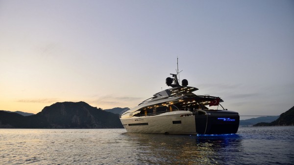 Motor Yacht FX 38