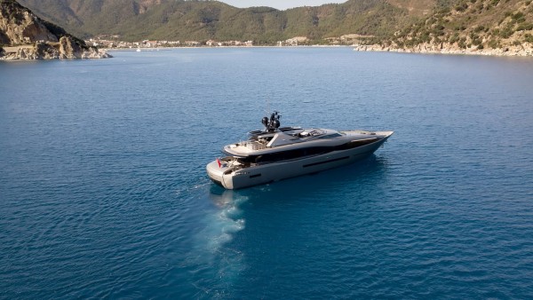 Motor Yacht FX 38