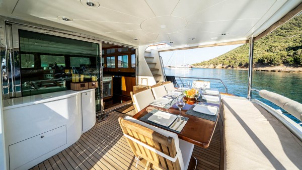 Motor Yacht Golden Story