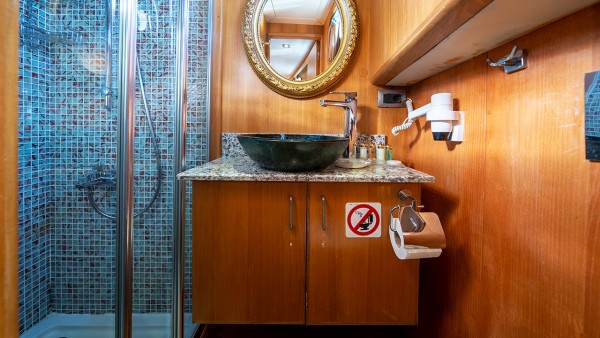 Motor Yacht Golden Story