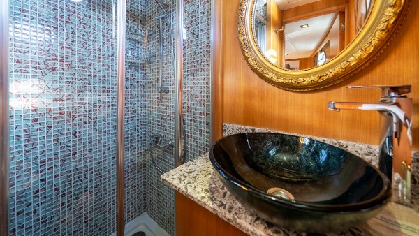 Motor Yacht Golden Story