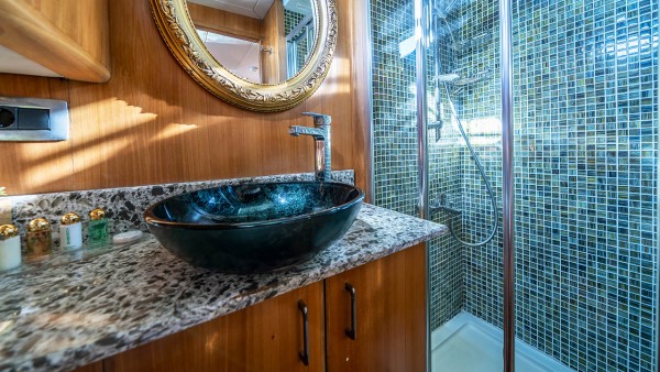 Motor Yacht Golden Story