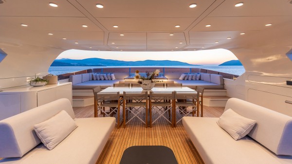 Motor Yacht Illusion II