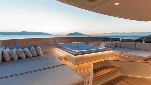 Motor Yacht Illusion II