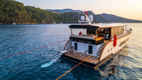 Motor Yacht Jr. Simay