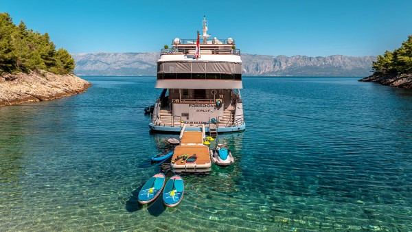 Motor Yacht M/Y Freedom