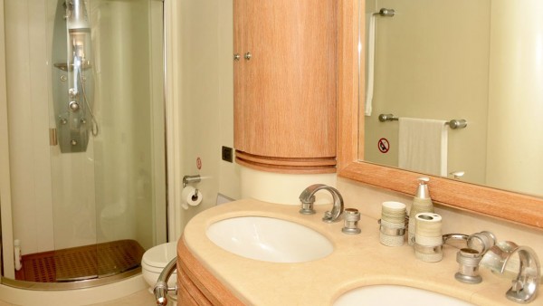 Motor Yacht Obsidian