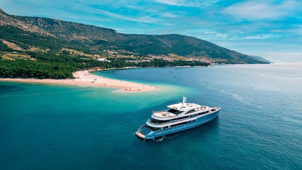 Motor Yacht Ohana