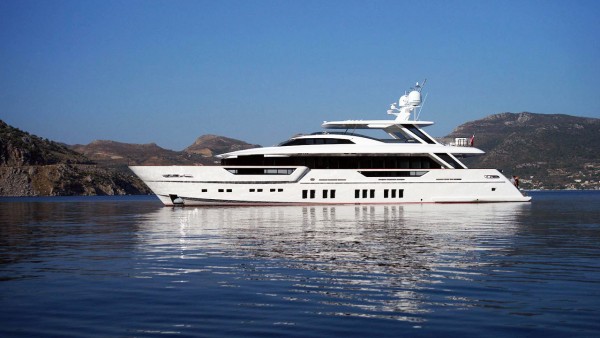 REM Motor Yacht