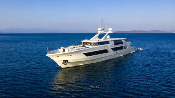 Vetro Motor Yacht